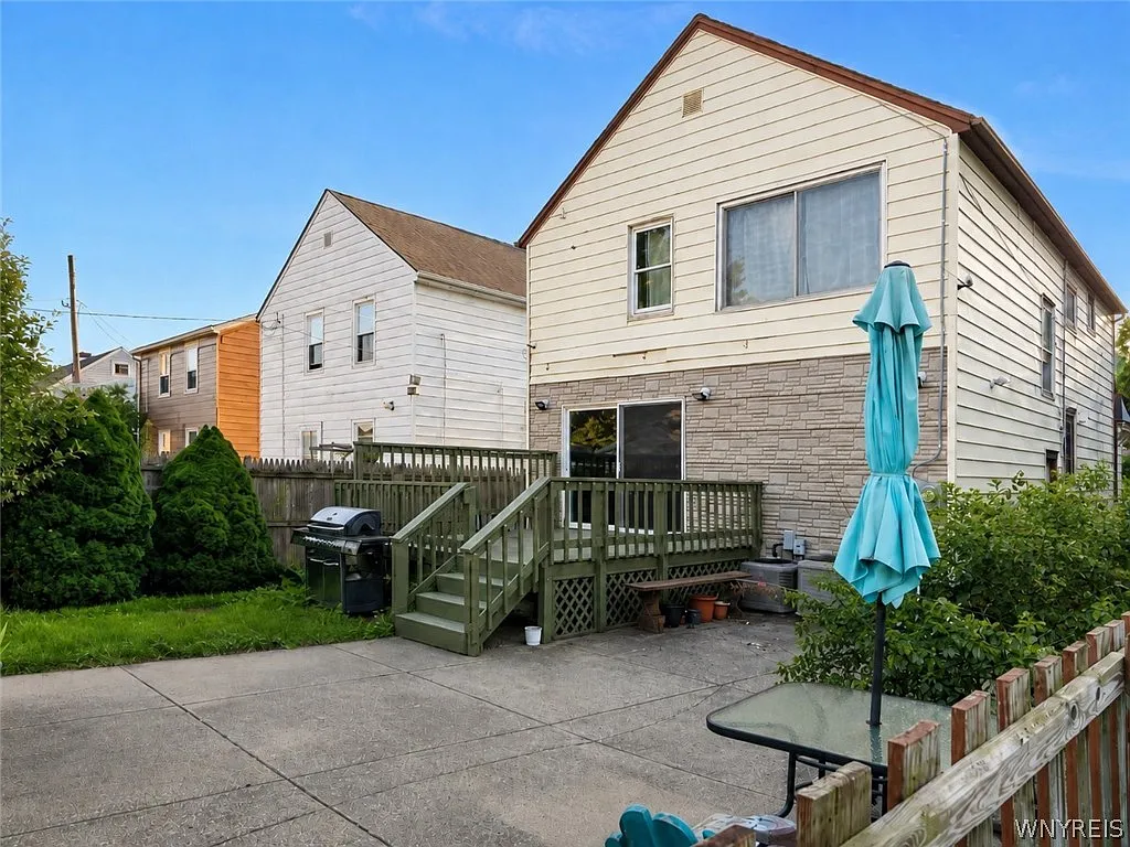 1 bed, 1.0 bath, 1846 sqft, $1,450 — Photo 2