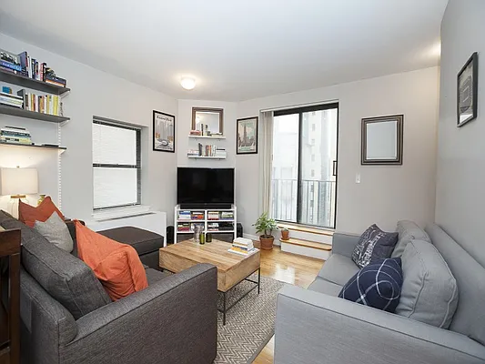 Sold by Sotheby's International Realty | media 9