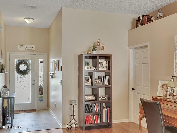 4th image of 5373 Lake Gardens Ln