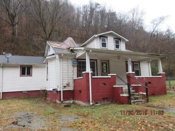 444 Red Creek Rd, Pikeville, KY 41501