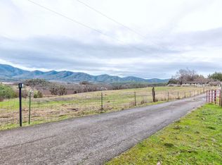 284 Crossway Dr, Gold Hill, OR 97525