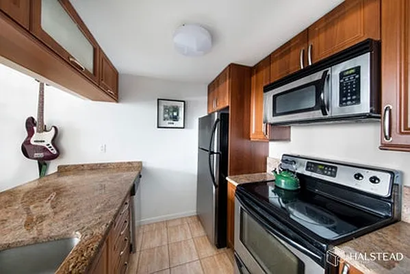 Rented by Halstead Real Estate | media 10