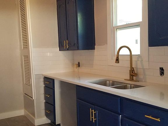 2nd image of 1826 Washington Ave #A