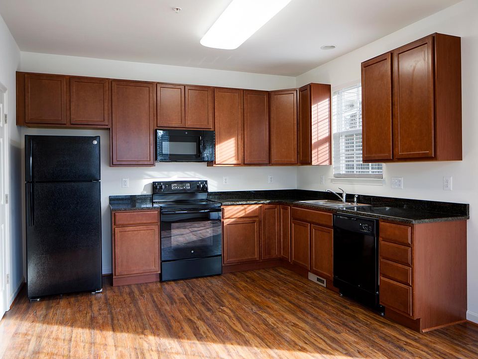 2nd image of 23369 Superstition Way