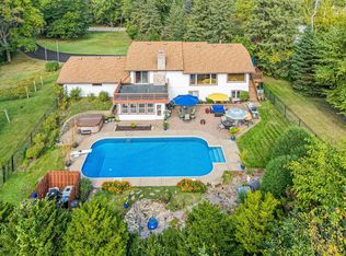 10 Haycamp Rd, North Oaks, MN 55127