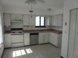 735 Jarvis Rd, Sicklerville, NJ 08081