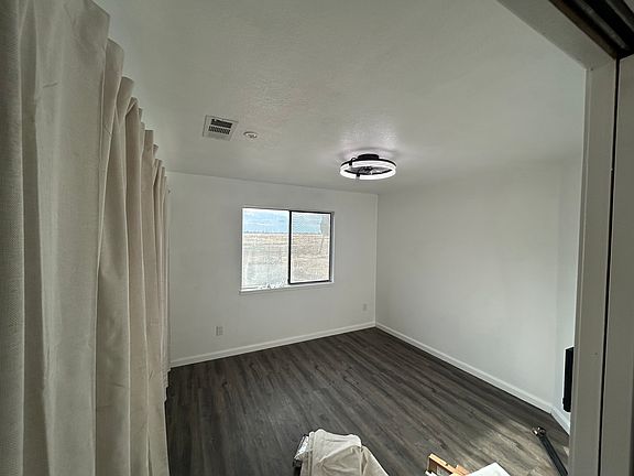 5th image of 1727 Kasser Rd