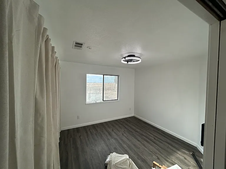 1727 Kasser Rd — Photo 5
