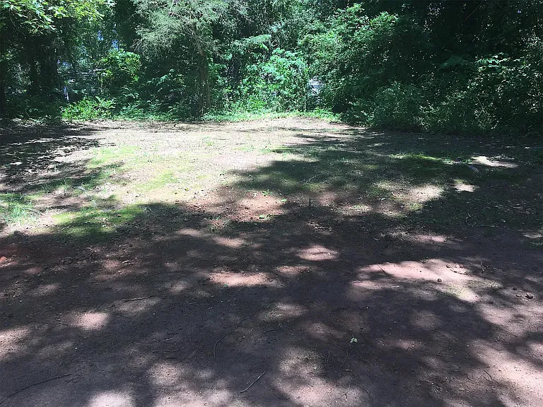 24 Prancer Ave — Photo 10