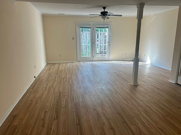 4th image of 1205 Manassas Ct APT A
