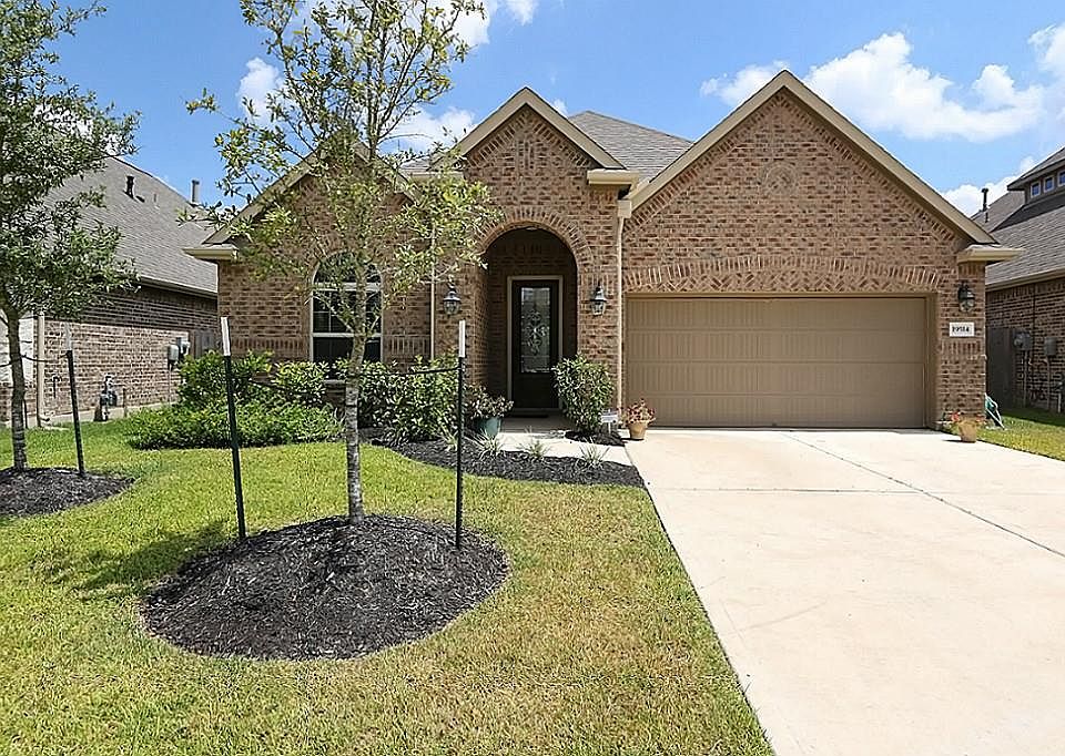 1st image of 19514 Belton Shore Dr