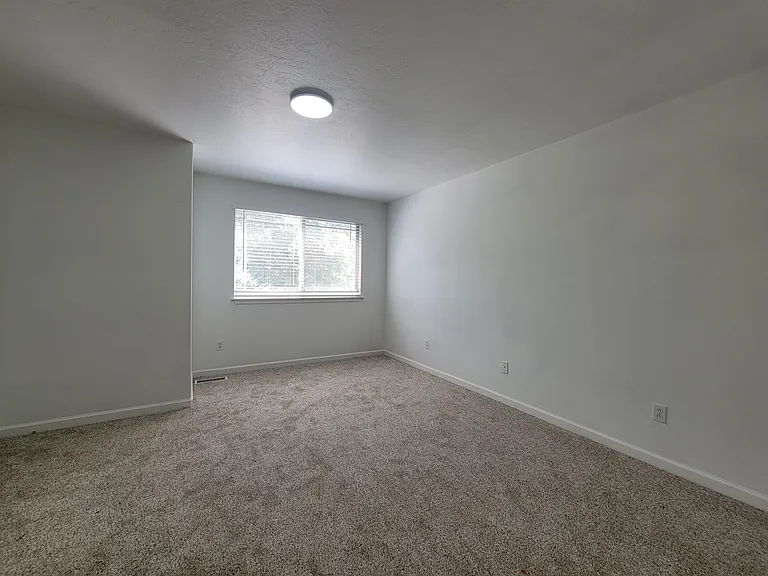 1378 W Stone Meadow Dr — Photo 8