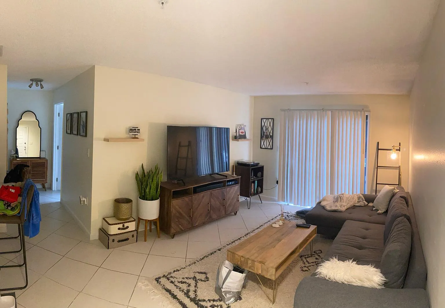 2 bed, 887 sqft, $2,000 — Photo 3