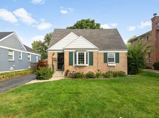 2140 Walnut Ct, Glenview, IL 60025