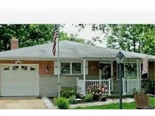 3512 Brookville Dr photo 1