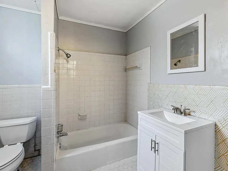 1013 Independence St — Photo 10