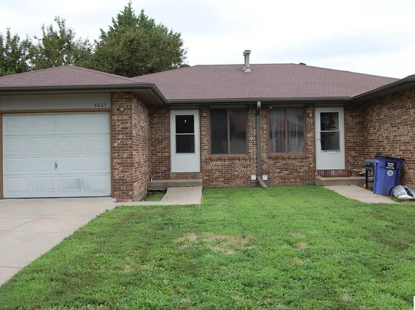 5605-5607 Salt Valley View St, Lincoln, NE 68512