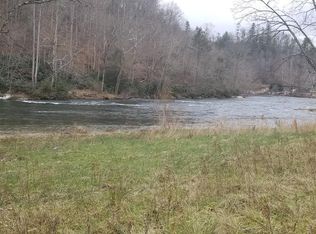 98 Ephlees Ln, Green Mountain, NC 28740