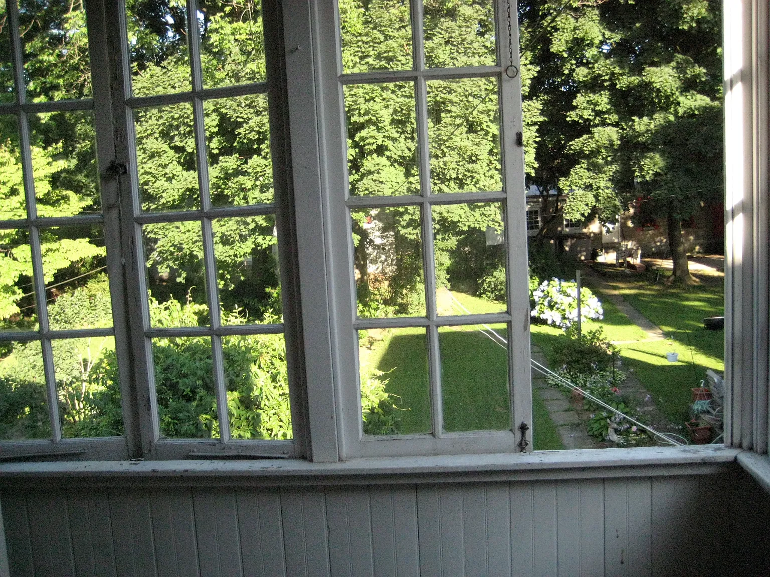 346 College Ave — Photo 2