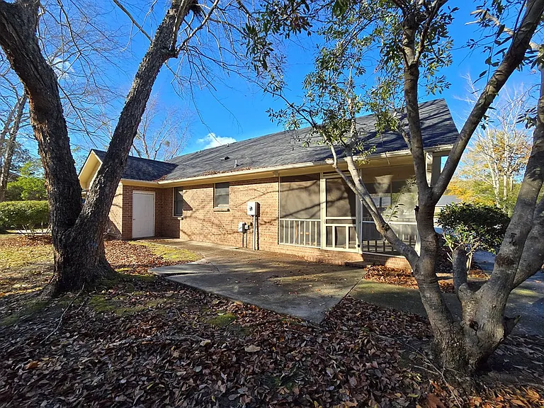 2230 Tudor St — Photo 13