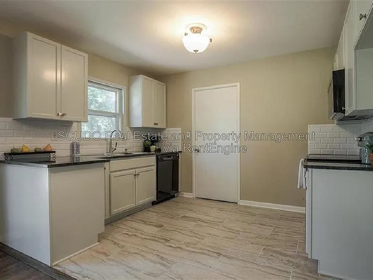 7642 Ash St — Photo 4