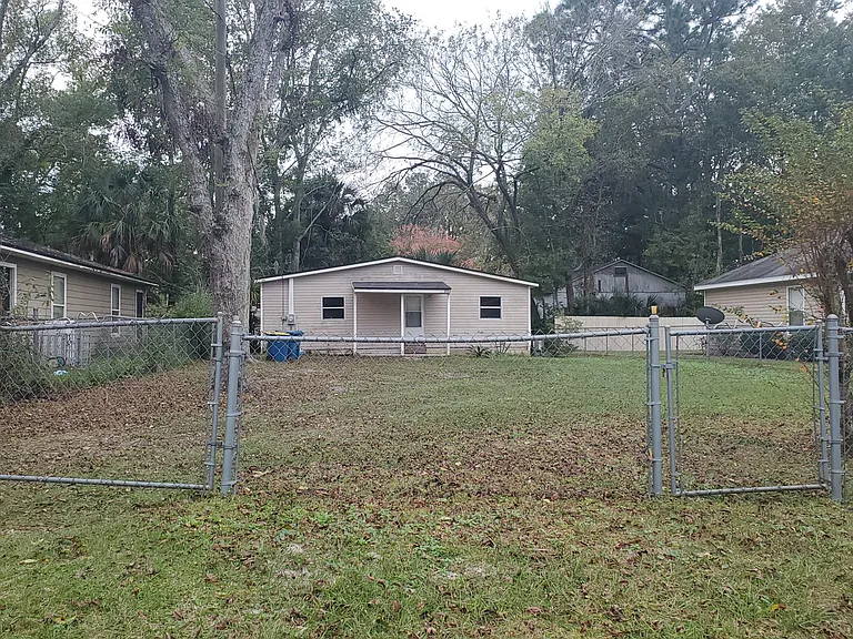 2112 Tuskegee Rd — Photo 2