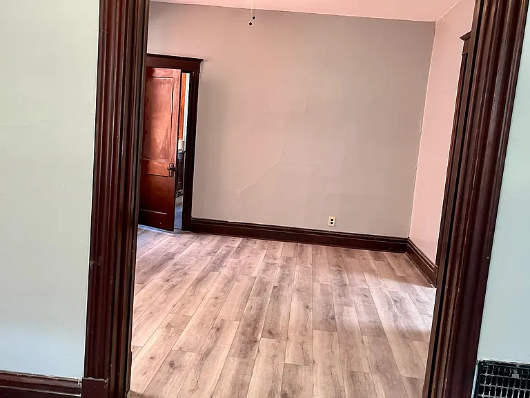 4460 Holly Ave — Photo 6