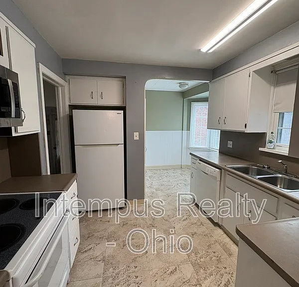 3882 Faversham Rd — Photo 2