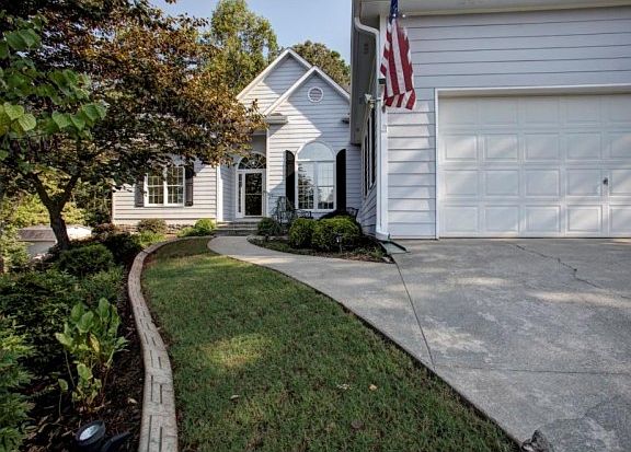 5th image of 257 Mountain View Dr
