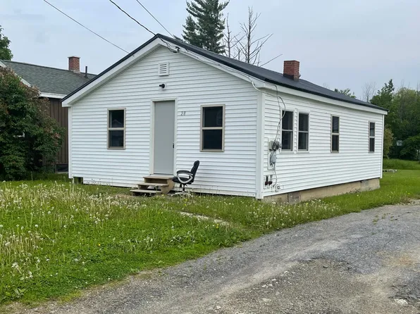 28 Howard St, Presque Isle, ME 04769