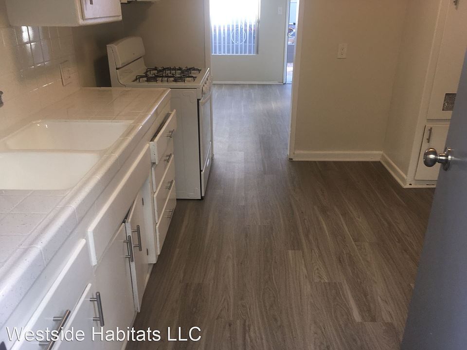 1st image of 24854 Newhall Ave #4