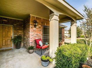 657 Hutchins Dr, Crowley, TX 76036