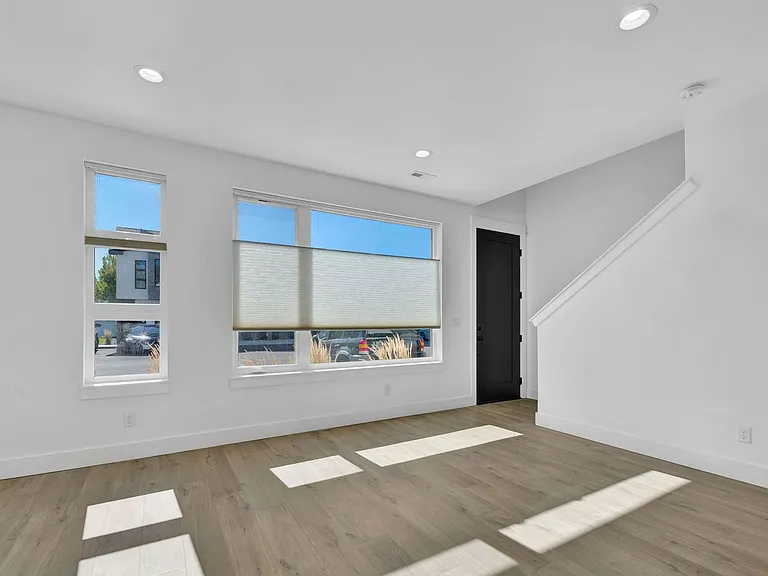 1370-90 Woodside Blvd — Photo 45