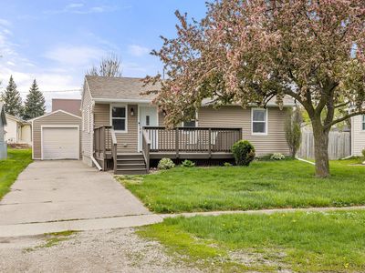 109 S 3rd Ave, Huxley, IA, 50124