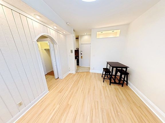 4th image of 40 Winchester St APT 8