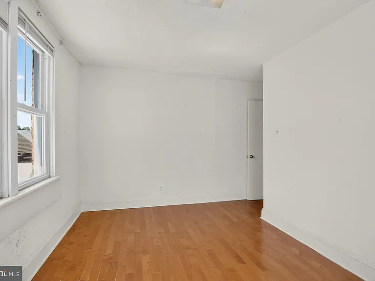 916 Pine St #3R — Photo 14