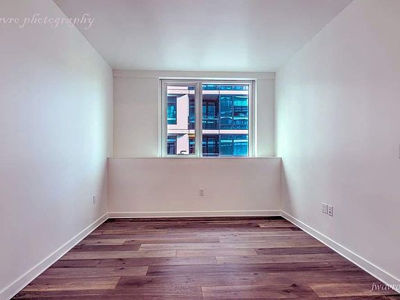4th image of 1688 Pine St #8E