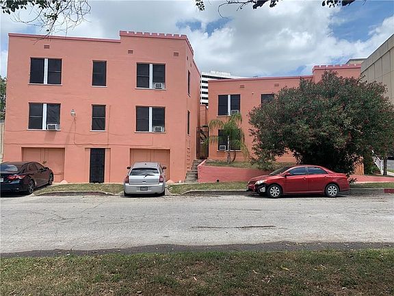 3rd image of 323 N Carancahua St