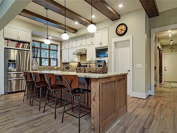 3rd image of 1206 NE Waverly Way
