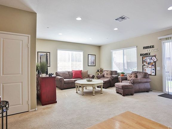 3rd image of 2002 N Colony Way