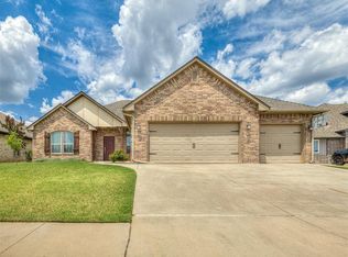 17320 Shadow Hawk Ln, Edmond, OK 73012