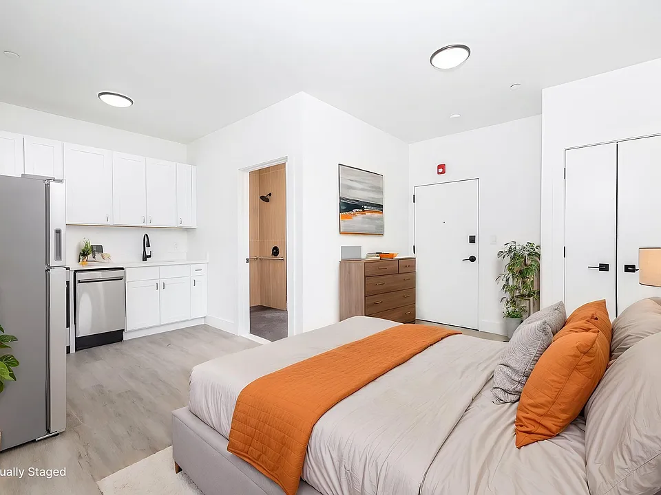 1252 Main St #2B
