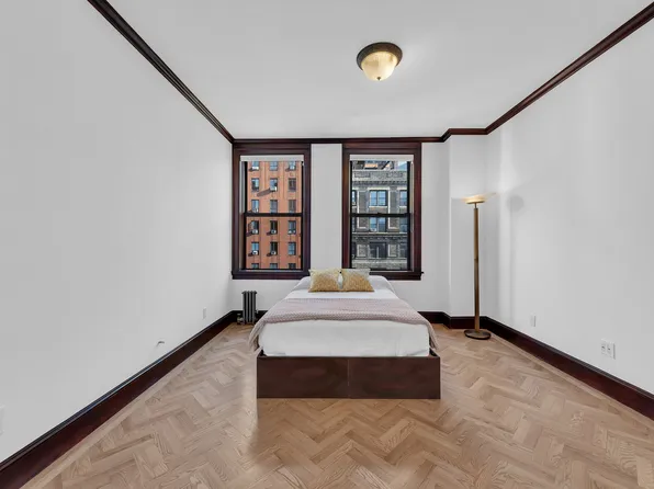 749 West End Avenue image 6 of 10