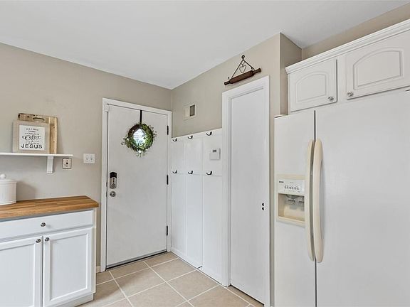 5th image of 8944 Blackpool Dr