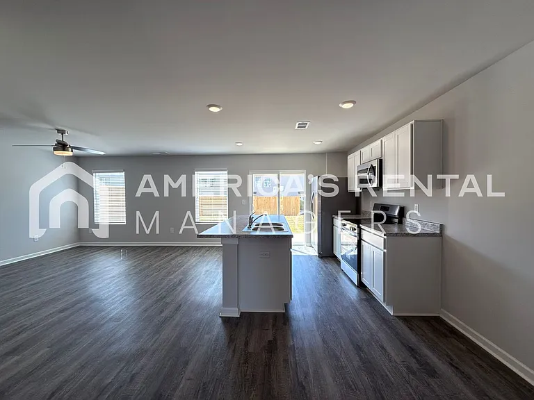 100 River Grass Dr — Photo 9