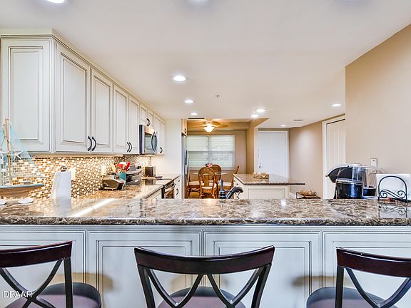 4th image of 4 Oceans West Blvd APT 506D