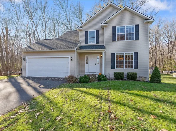 103 Smokey Hollow Rd, Baldwinsville, NY 13027