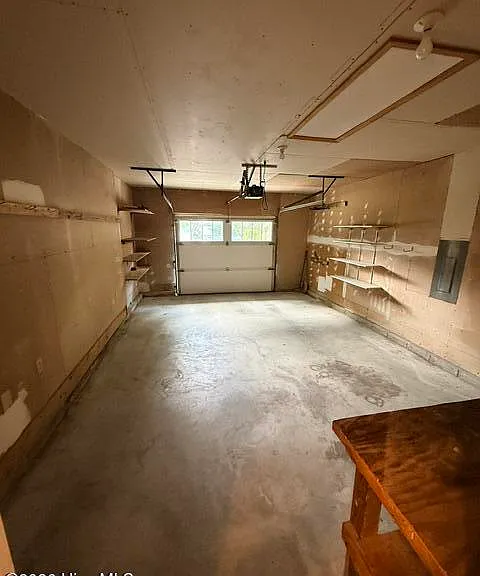 236 Manchester Rd — Photo 15
