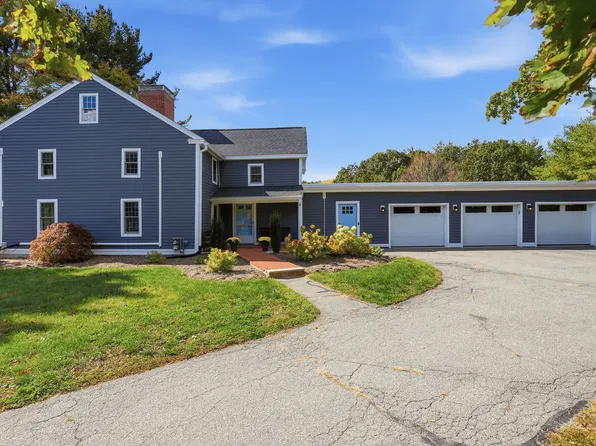 75 Concord Rd, Chelmsford, MA 01824