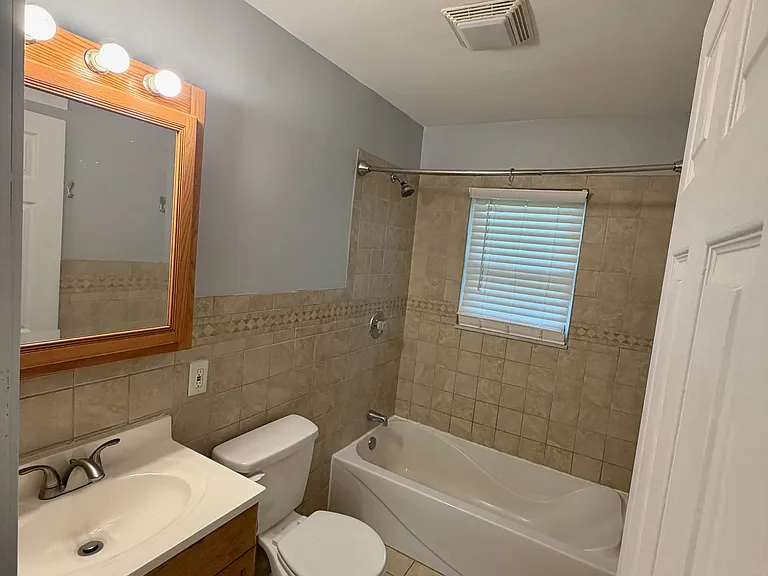 416 W Wenger Rd — Photo 25